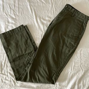 Stylish Men's Olive Green Pants - Size 30 Waist